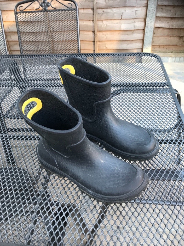 crocs short wellies
